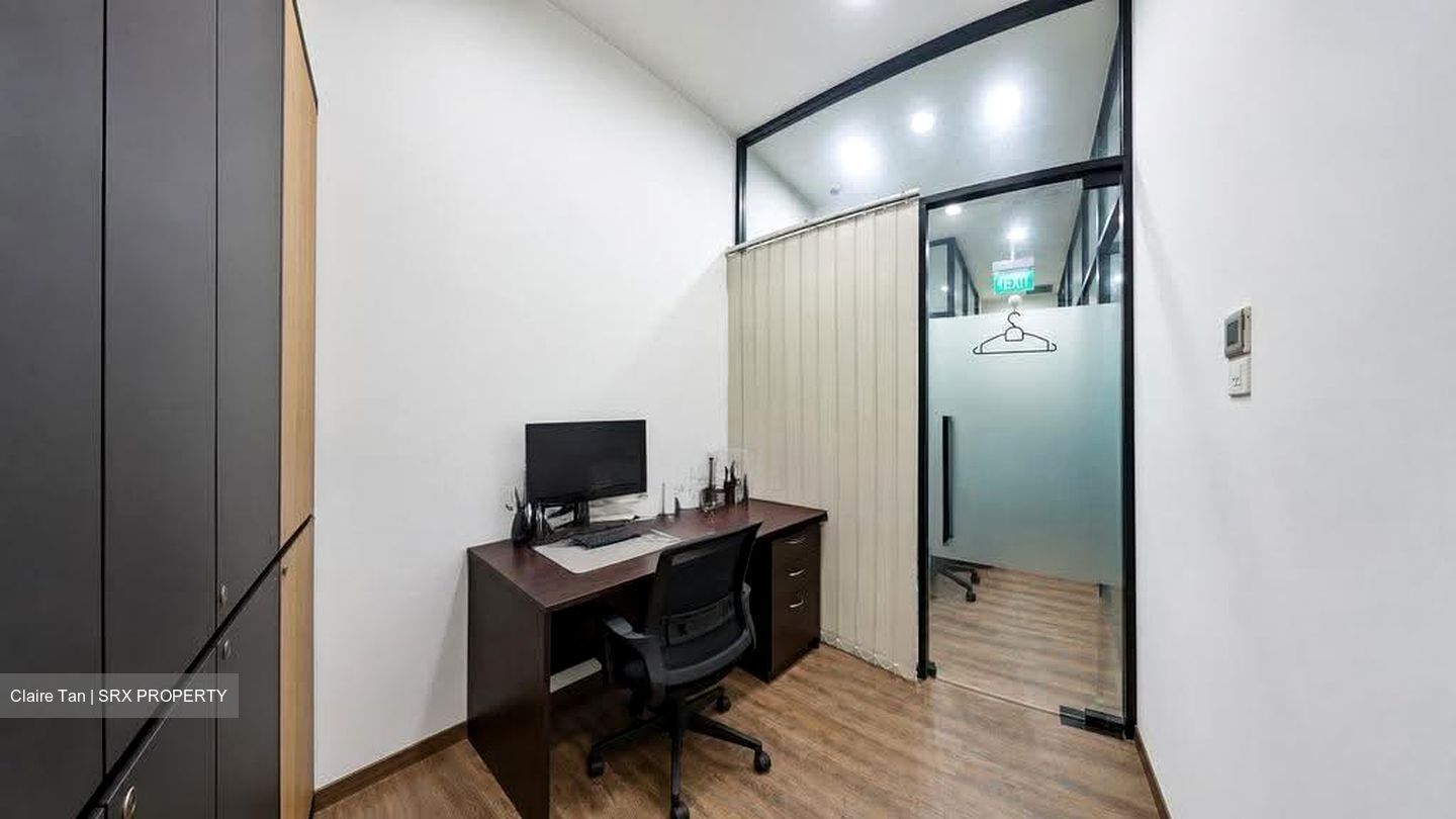 High Street Plaza (D6), Office #614448011